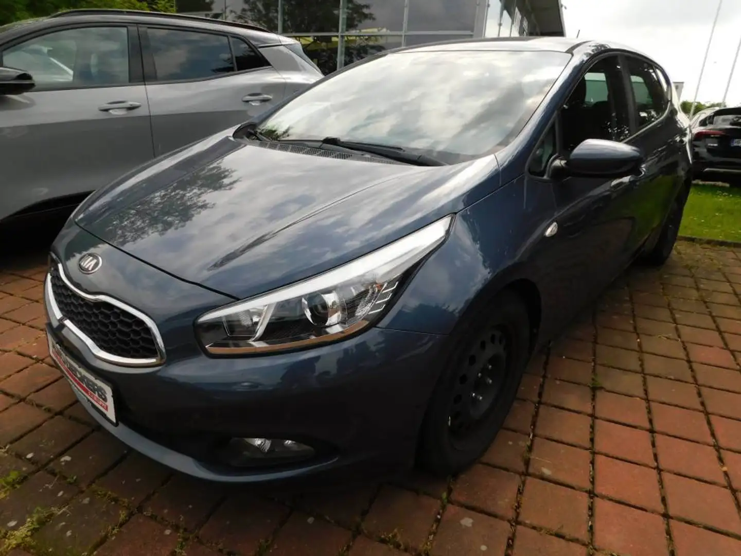 Kia Ceed / cee'd CEED_5 1.4 ED7 EMOTION Grau - 1