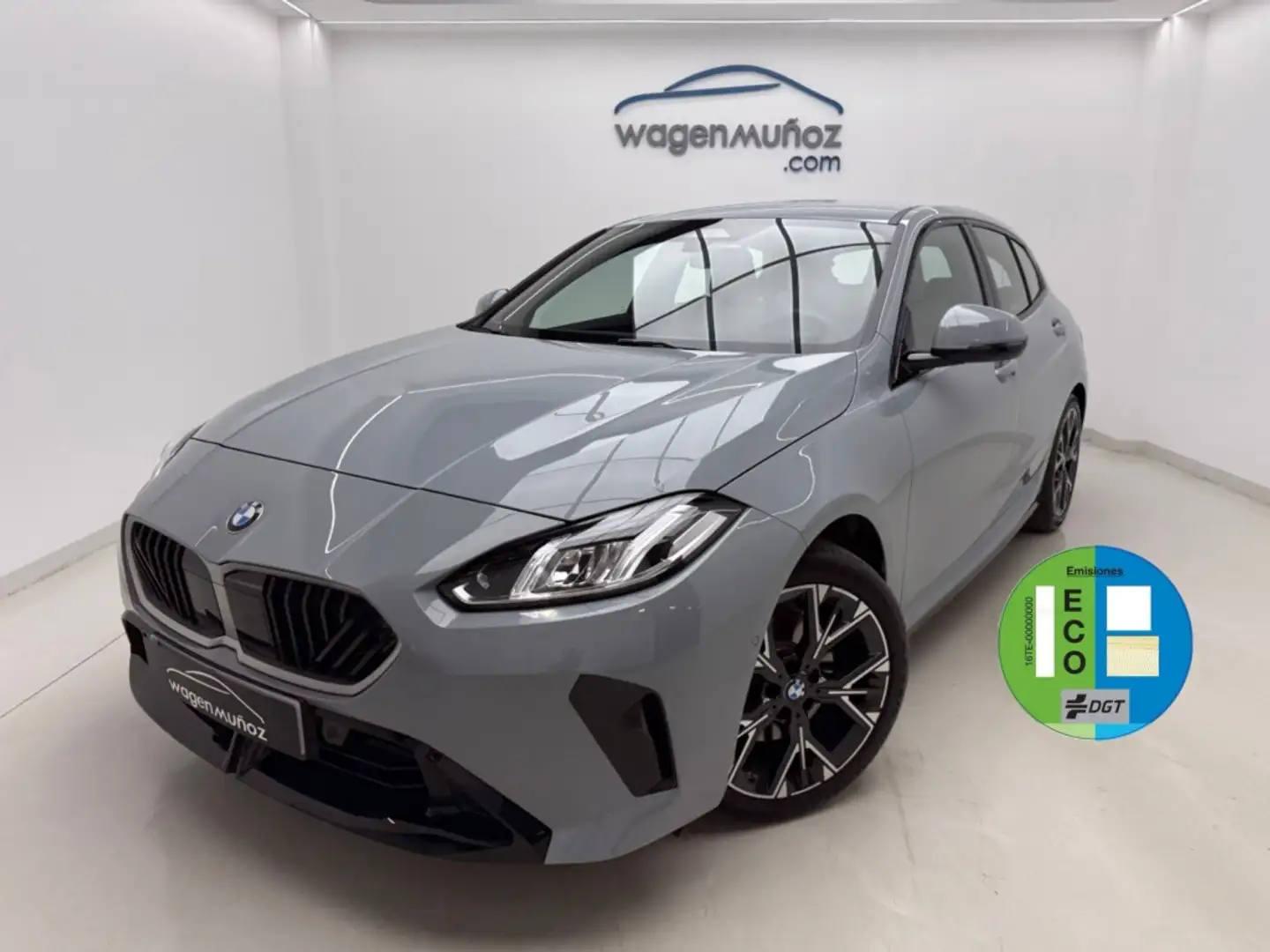BMW 116 120iA M Sport Gris - 2