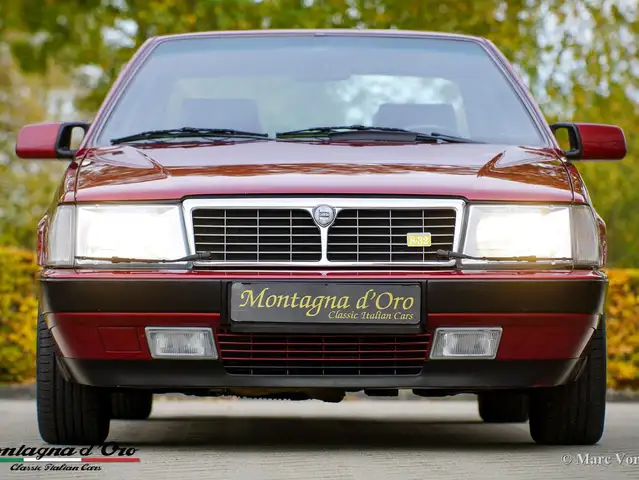 Lancia Thema Ferrari 8.32