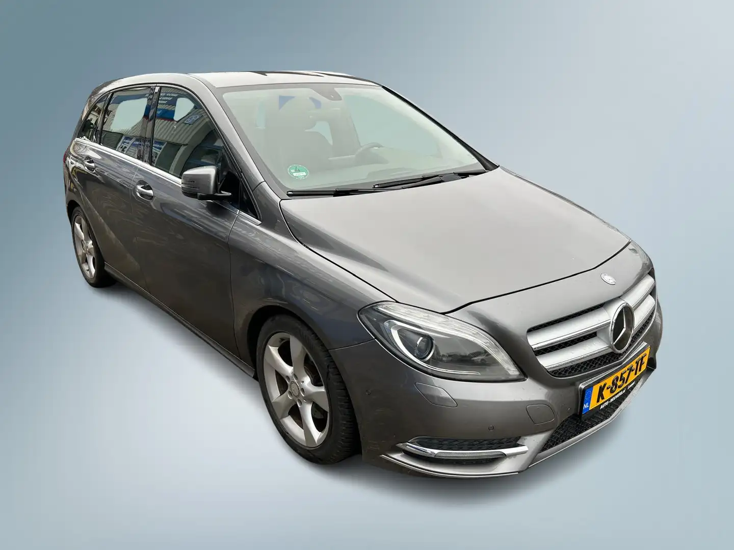 Mercedes-Benz B 180 Prestige / Xenon / Navigatie / All Season Grau - 2