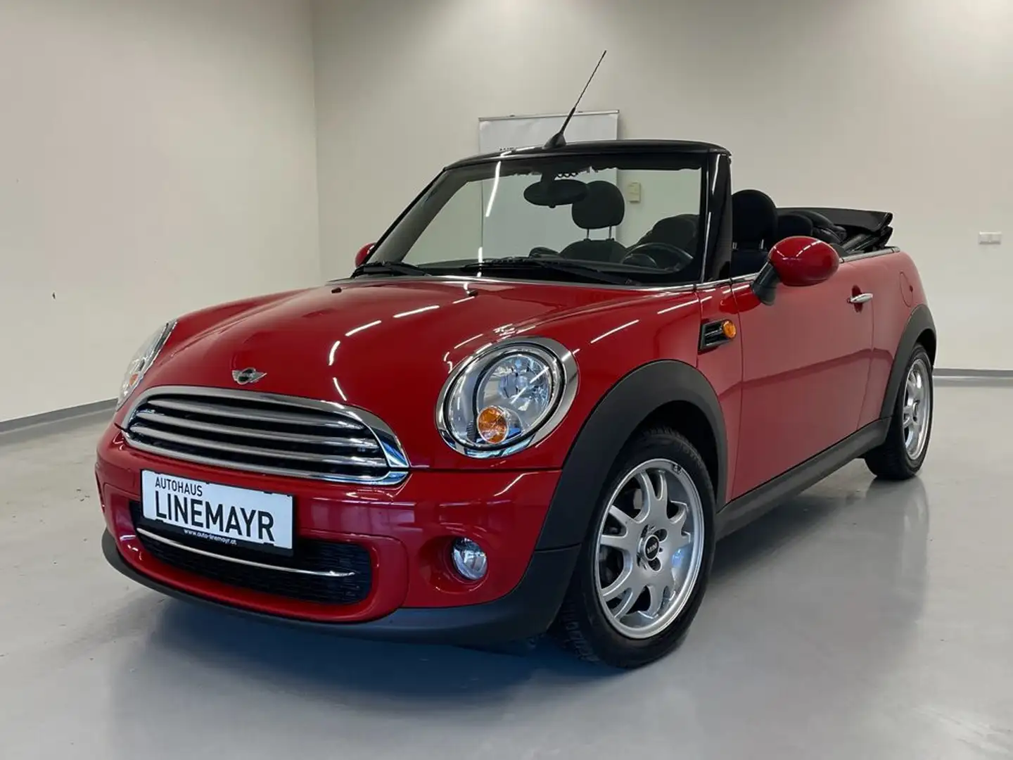 MINI Cooper D Cabrio Rot - 1