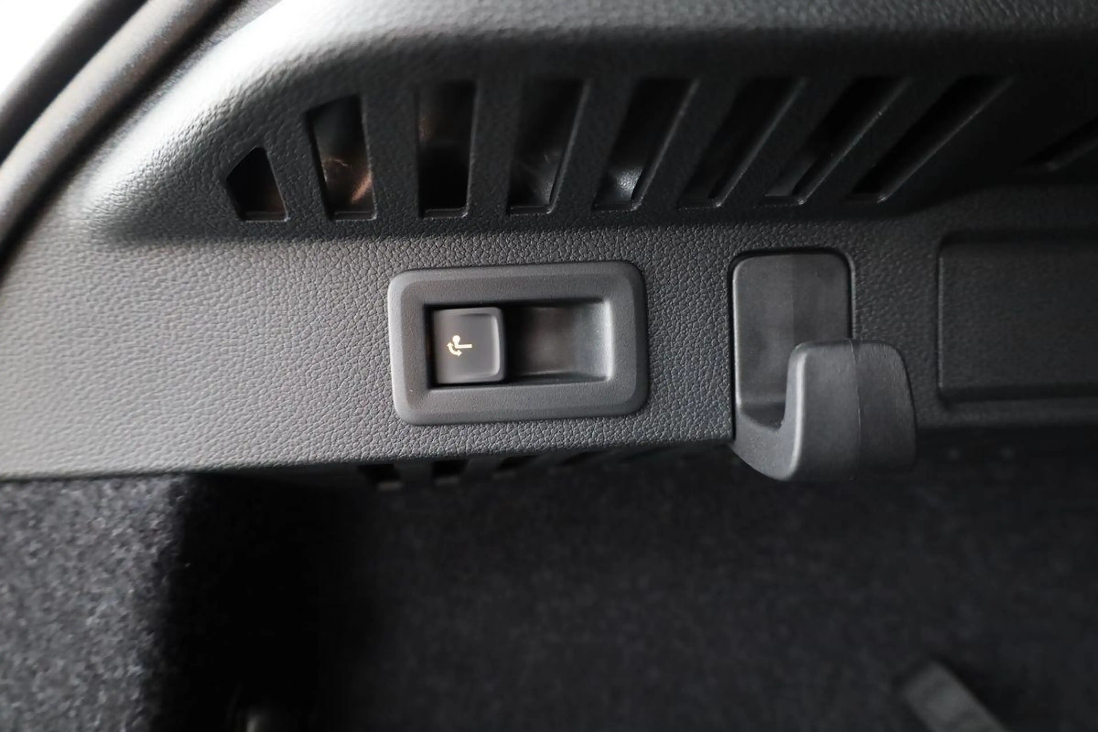 Skoda Kamiq Selection 1.5 TSI DSG Selection, AHK, LED, Kame... — photo 13
