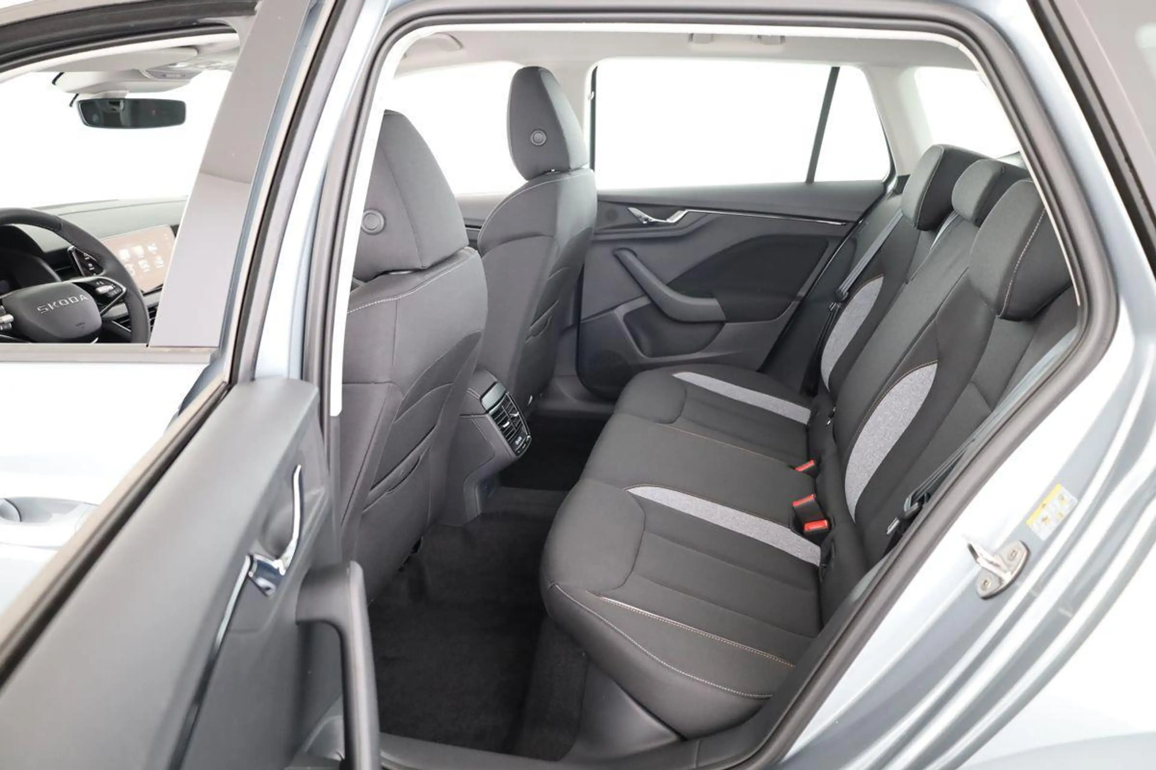 Skoda Kamiq Selection 1.5 TSI DSG Selection, AHK, LED, Kame... — photo 11