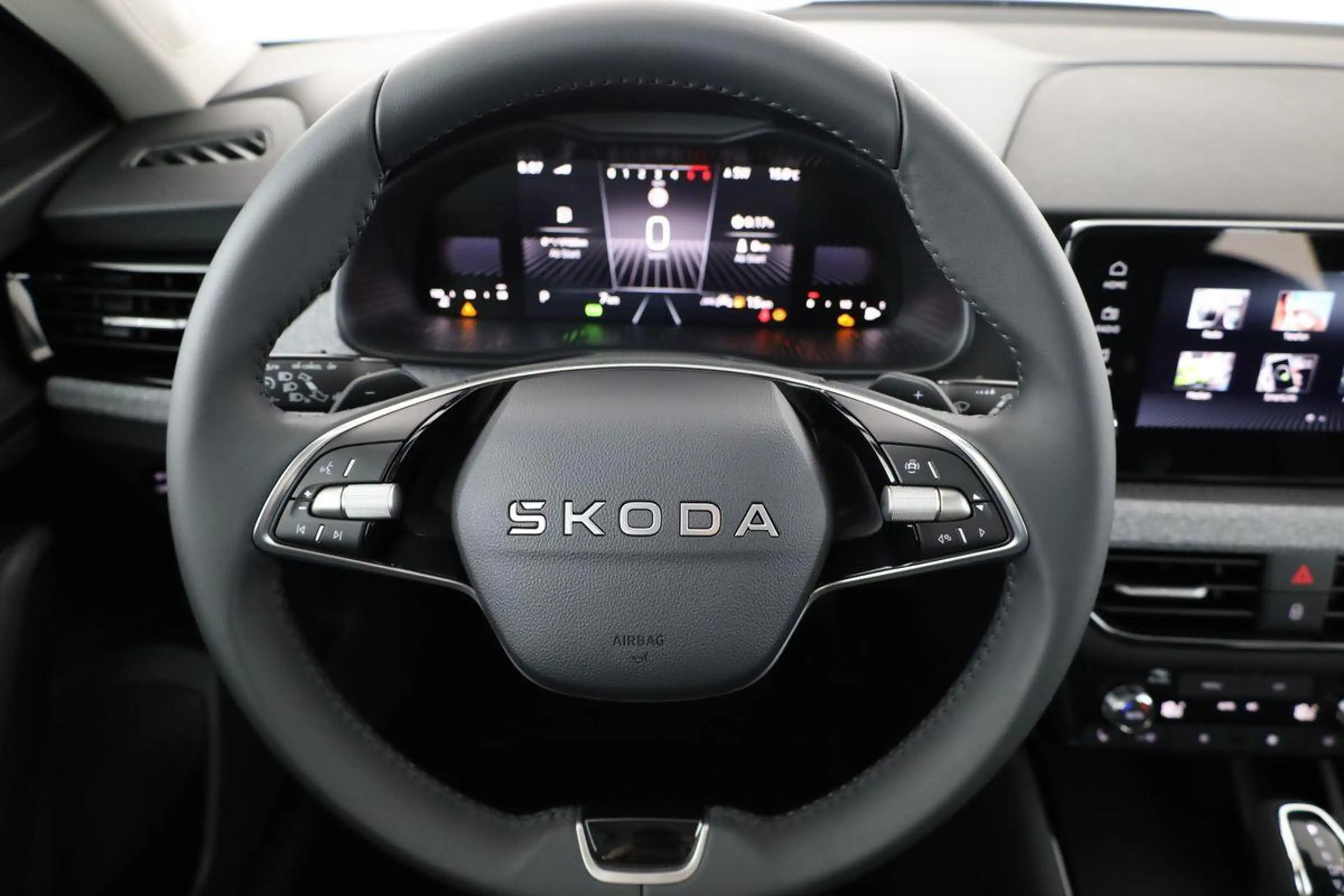 Skoda Kamiq Selection 1.5 TSI DSG Selection, AHK, LED, Kame... — photo 5