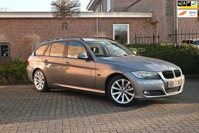 BMW 318 3-serie Touring 318i Business Line 143 PK Aut. Nav