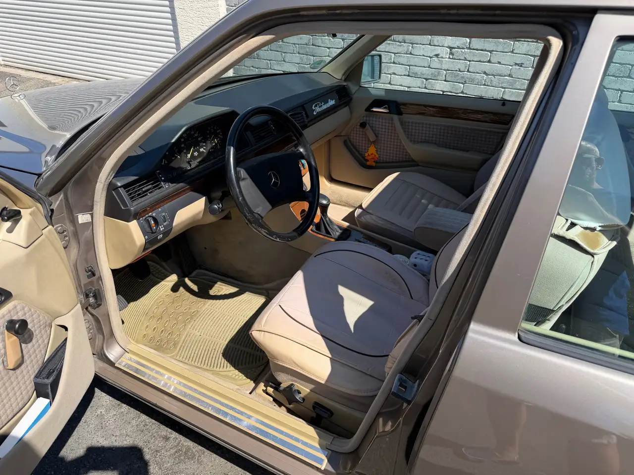 Mercedes-Benz 200 E 200, foto 4