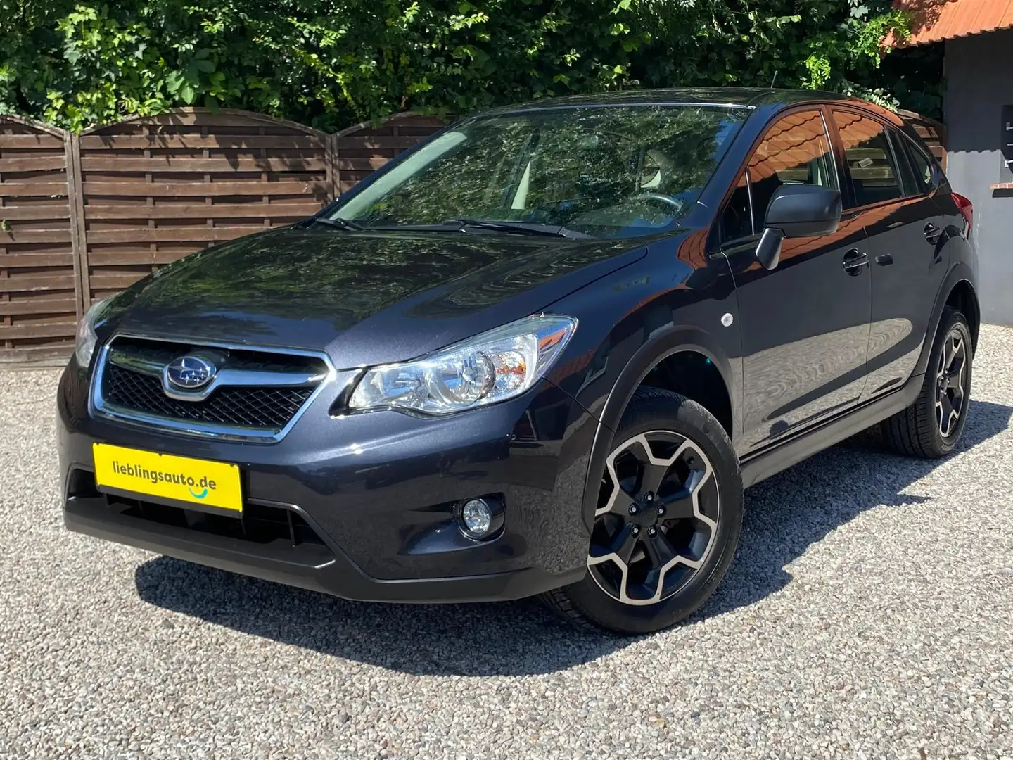 Subaru XV 2.0D 4x4 Allrad Klimaautomatik Parkhilfe Grau - 1