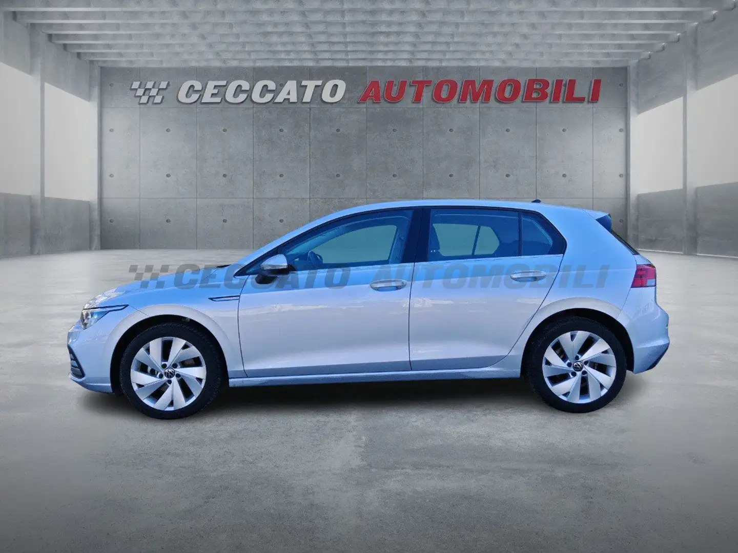 Volkswagen Golf VIII 2020 1.5 etsi evo Style 130cv dsg Zilver - 2