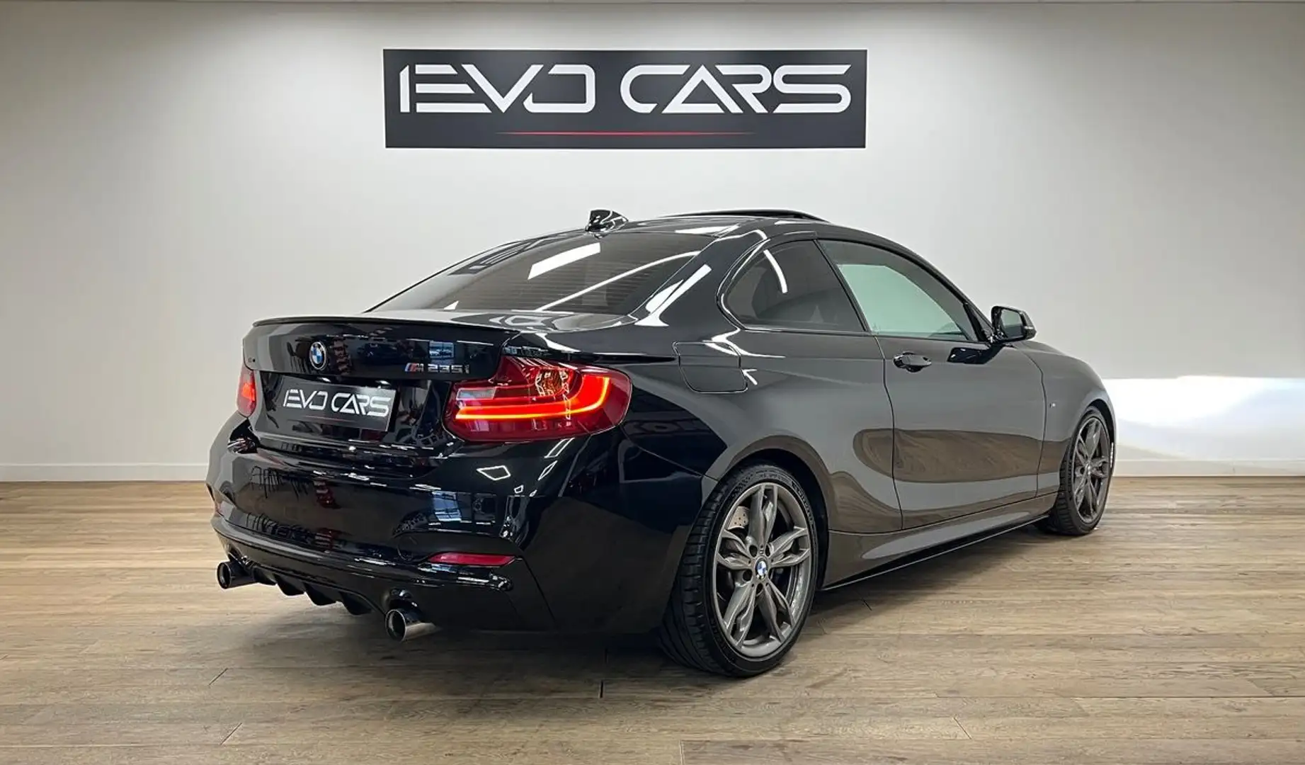 BMW 235 M235i XDrive 326 ch MPerformance Origine France / HK / TO / Caméra / Navigation Pro Noir - 2