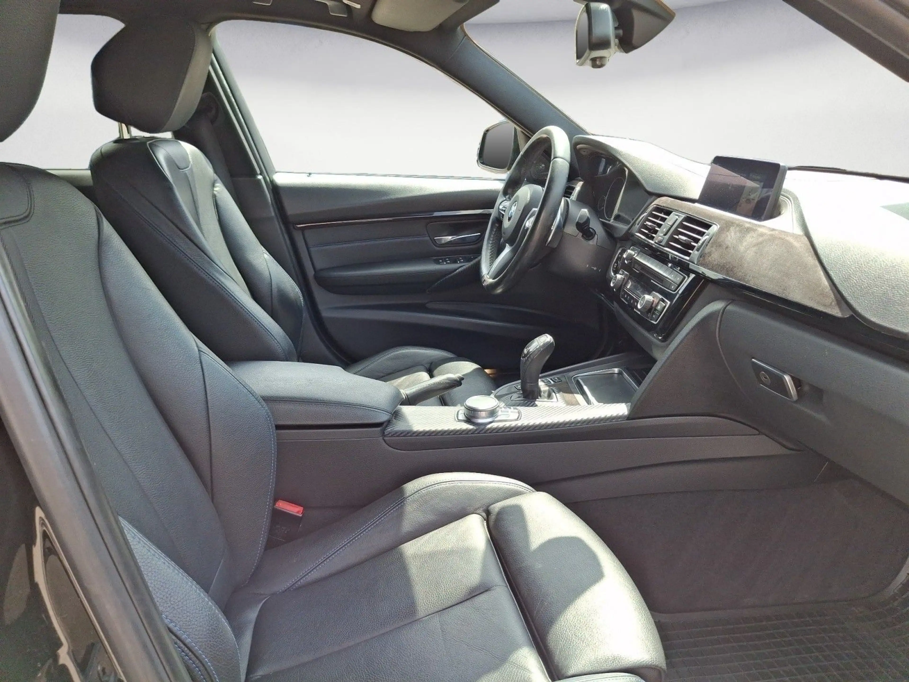 BMW 320 d xDrive Touring M Sport Head-Up AHK — photo 15
