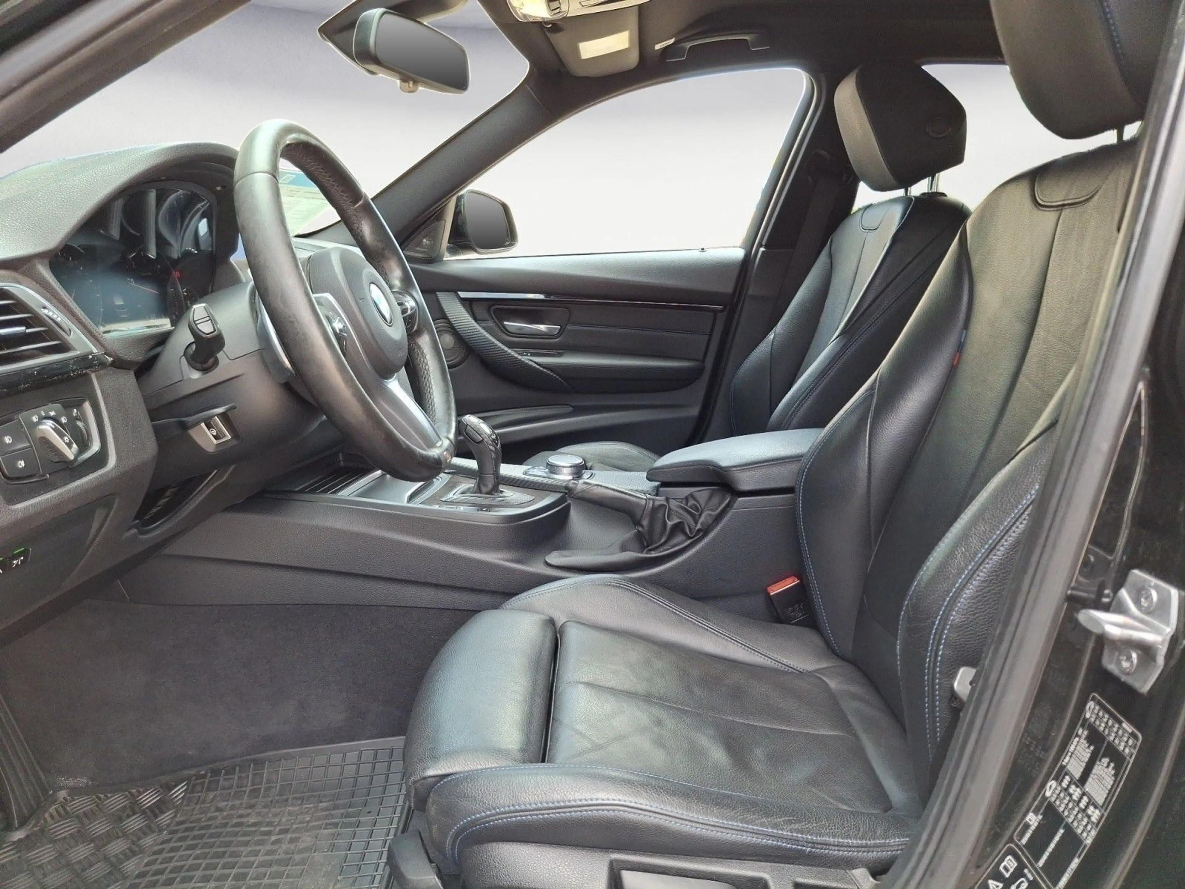 BMW 320 d xDrive Touring M Sport Head-Up AHK — photo 12