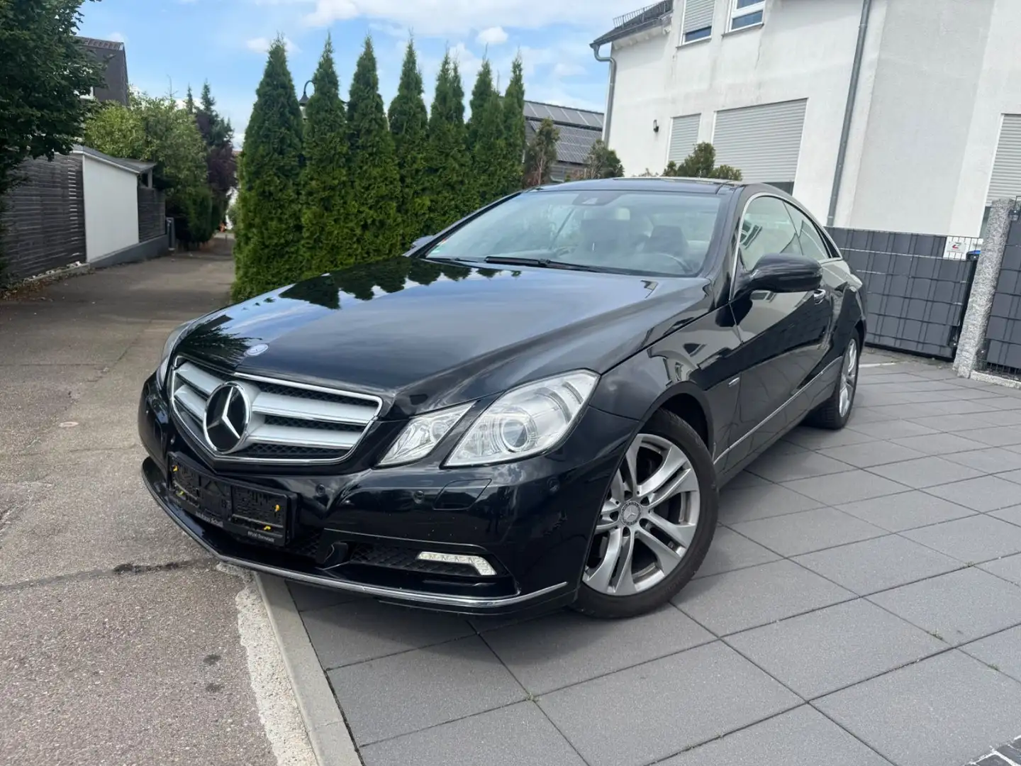 Mercedes-Benz E 350 E350 CGI Coupe **LEDER/SHZ/CAM/NAVI/PANO** Noir - 1
