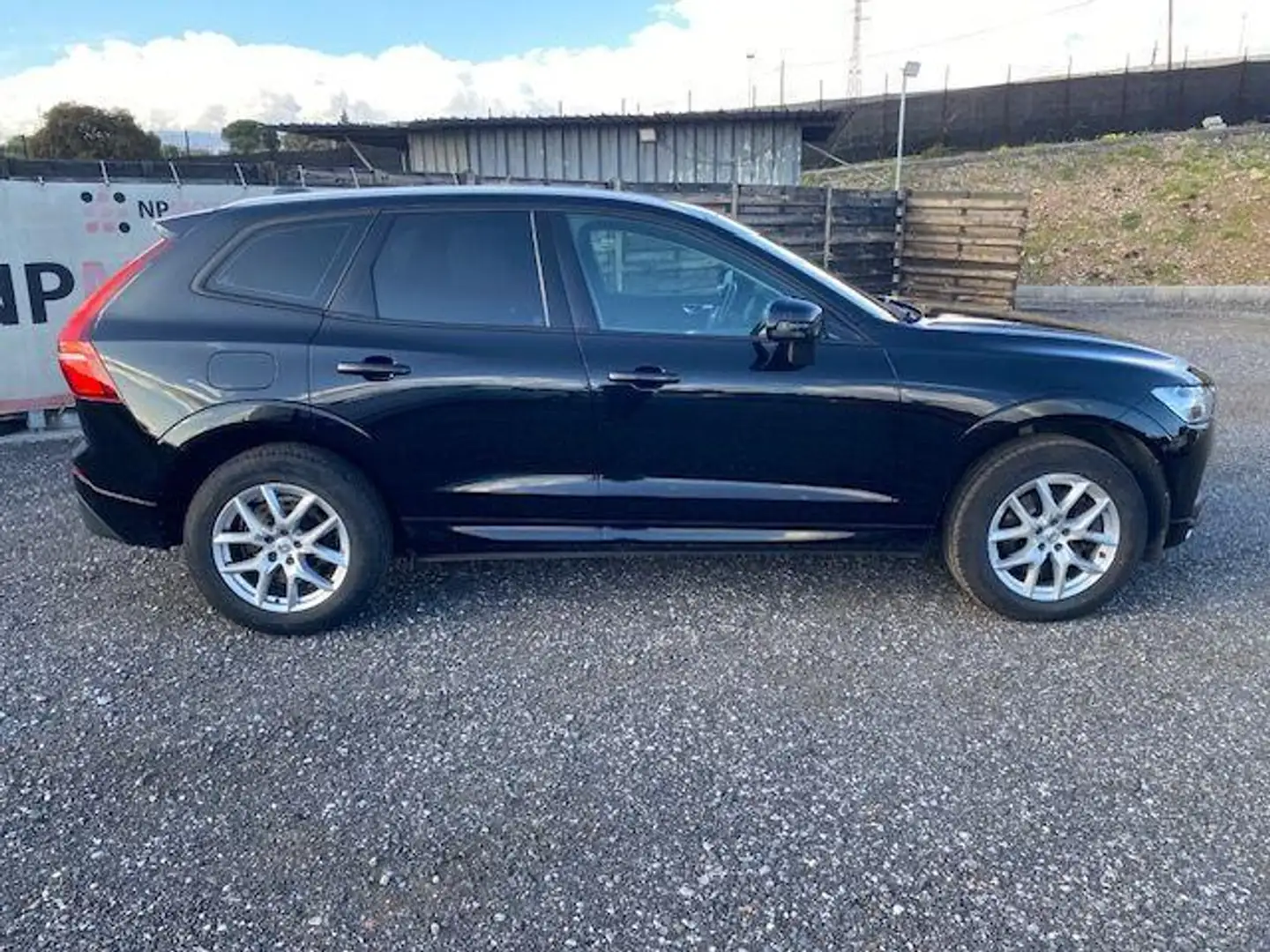 Volvo XC60 D4 AWD Geartronic Business Zwart - 2