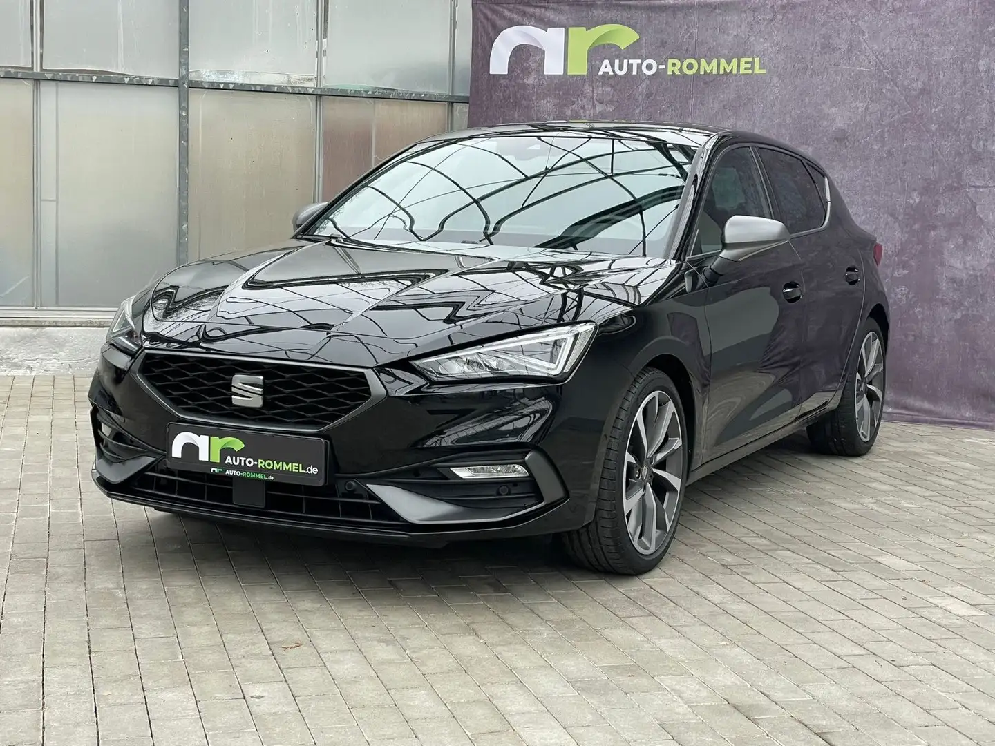 SEAT Leon 2.0 TDI DSG FR Pano RFK LED Assist Virtual Schwarz - 1