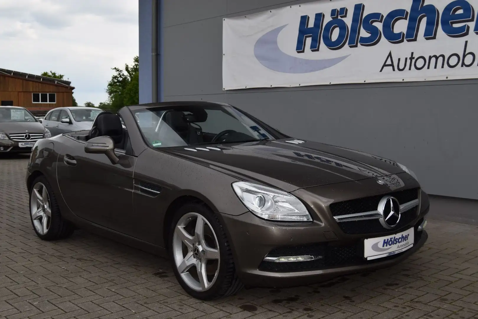 Mercedes-Benz SLC 200 !AUTOMATIK!Navi,Leder,Sirtz&Kopfh,Parks,, Braun - 1
