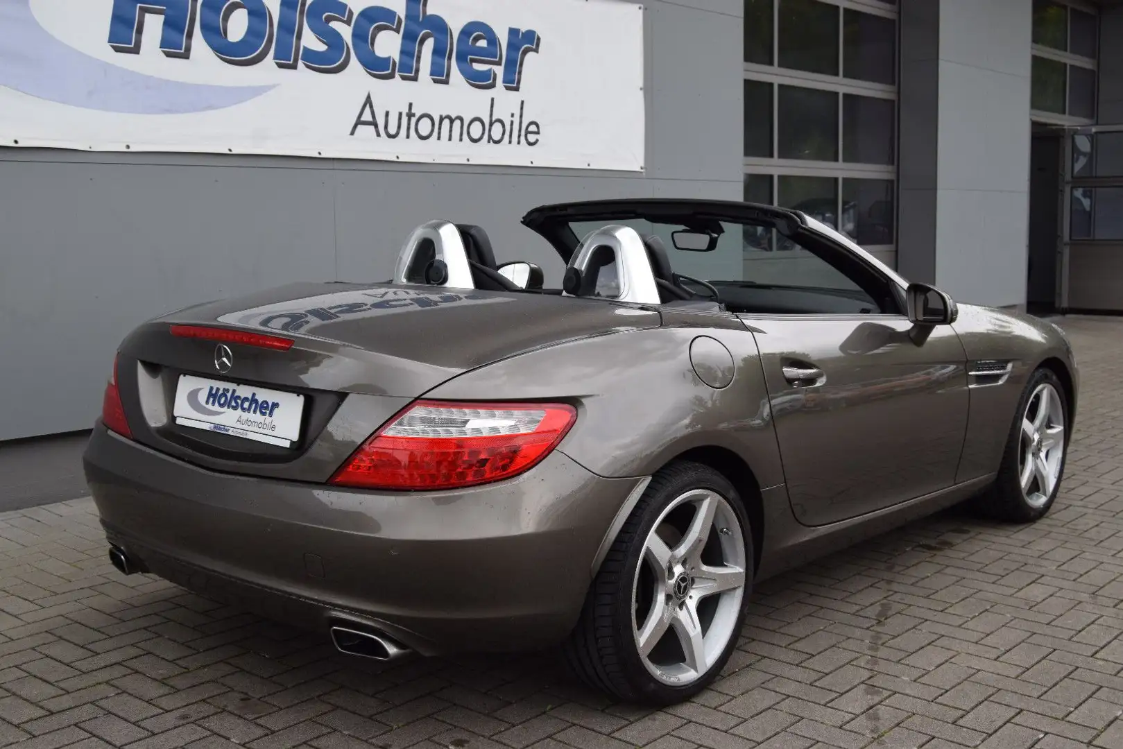 Mercedes-Benz SLC 200 !AUTOMATIK!Navi,Leder,Sirtz&Kopfh,Parks,, Braun - 2