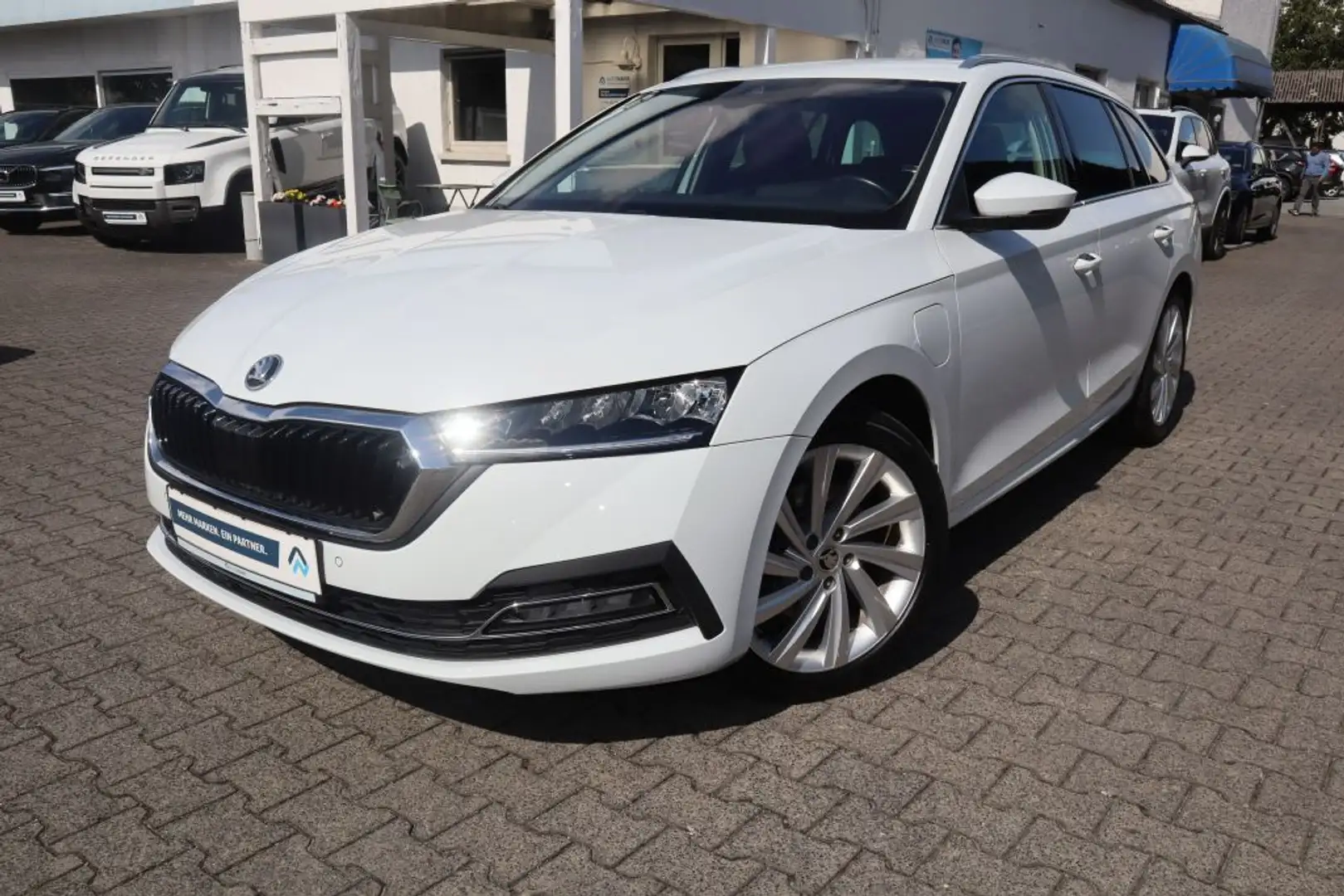 Skoda Octavia Octavia Combi 1.4 TSI iV DSG Style|AHK|NAVI|SHZ - 1