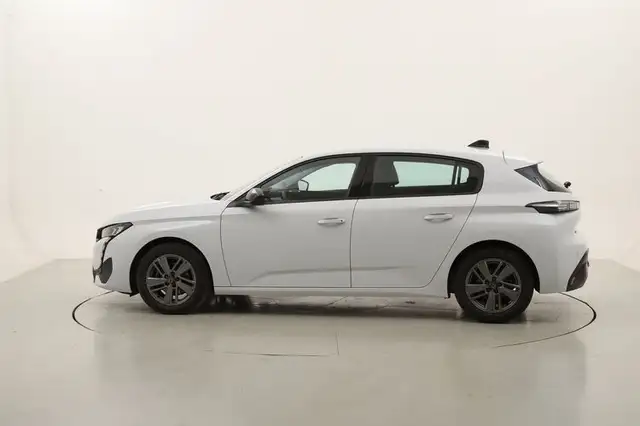 Peugeot 308 view 2