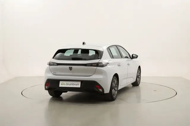 Peugeot 308 view 5