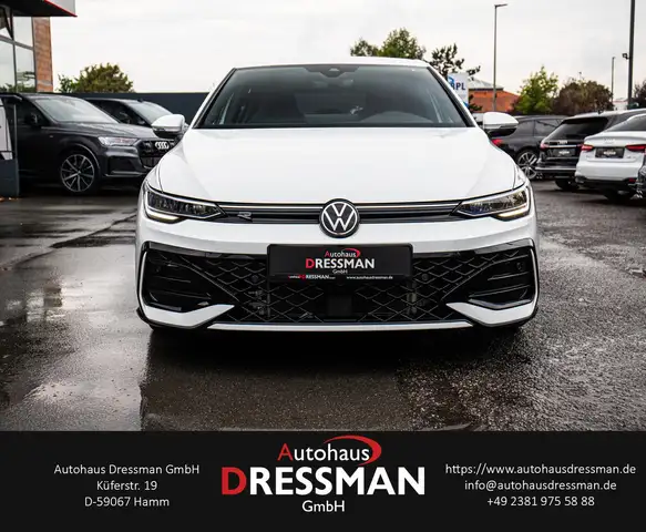 Volkswagen Golf view 2