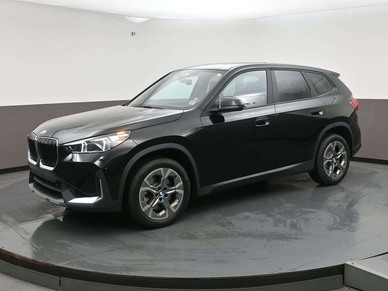 2025 BMW X1 XDRIVE28I Call 902-466-9550 6 Pass, Apple Carplay/ alt 3