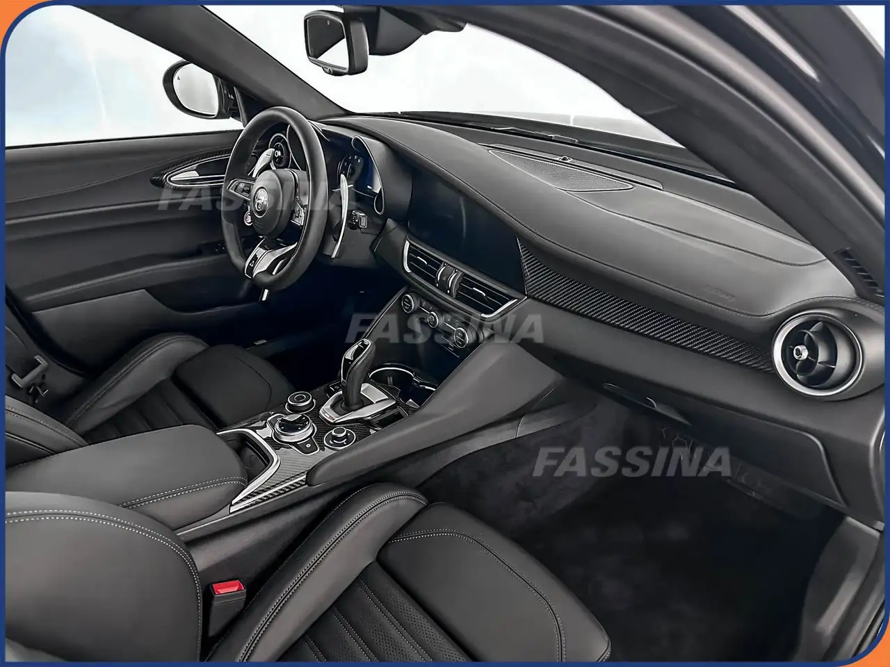 Alfa Romeo Giulia 2023 — фото 13