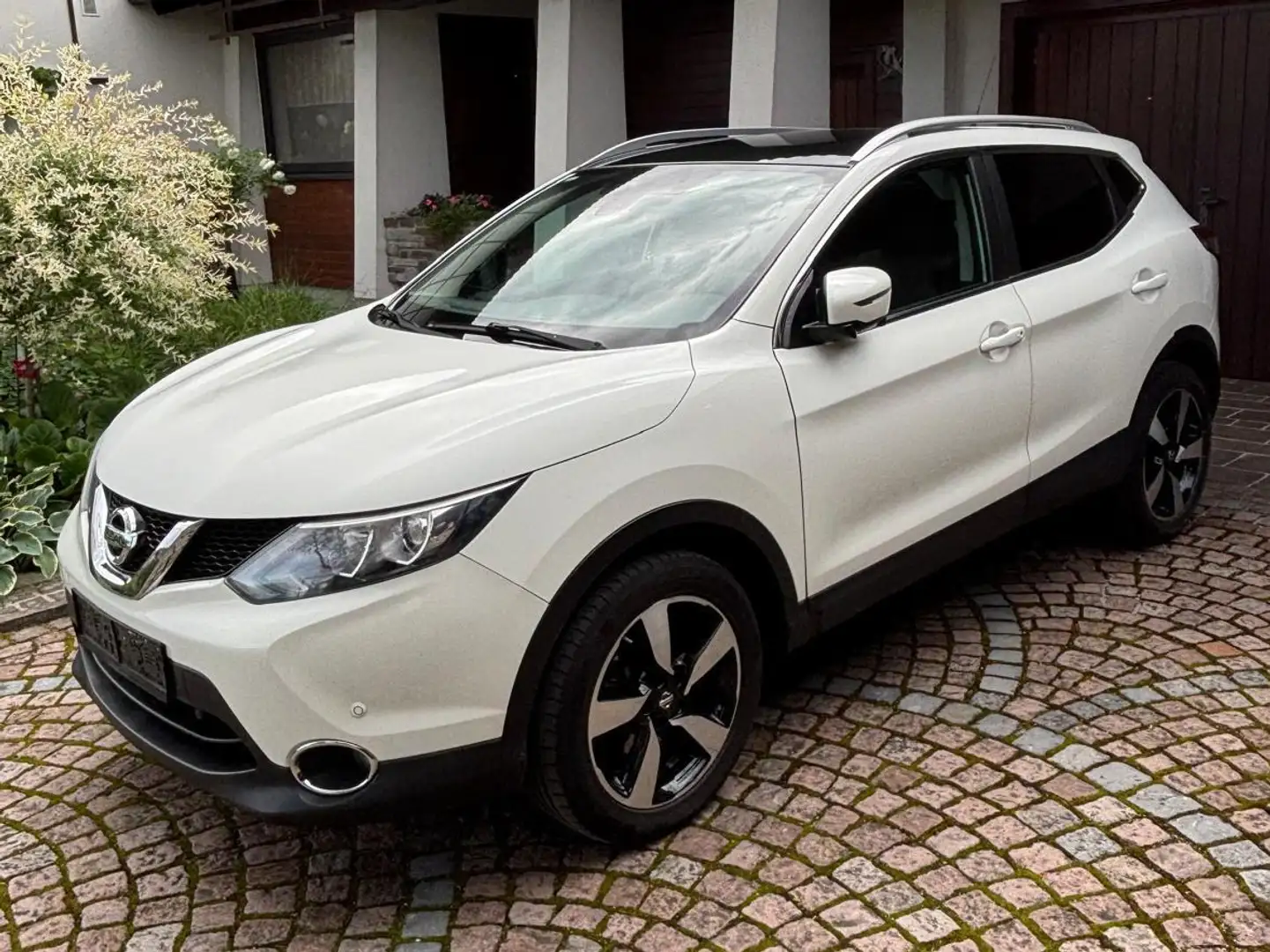 Nissan Qashqai Qashqai 1,5 dCi N-Connecta N-Connecta Weiß - 1