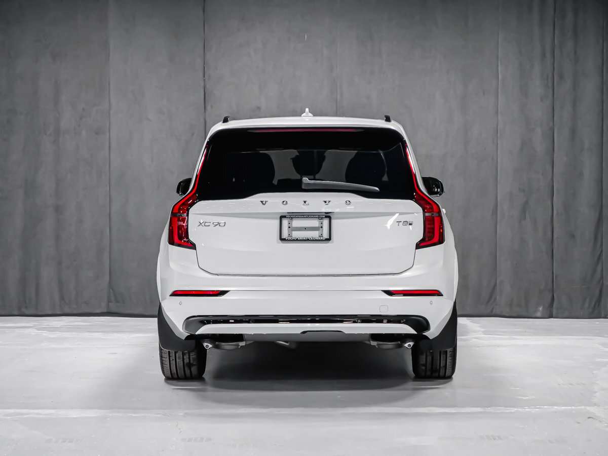 2026 Volvo XC90 Ultra 7-Seater (Dark Theme) alt 5