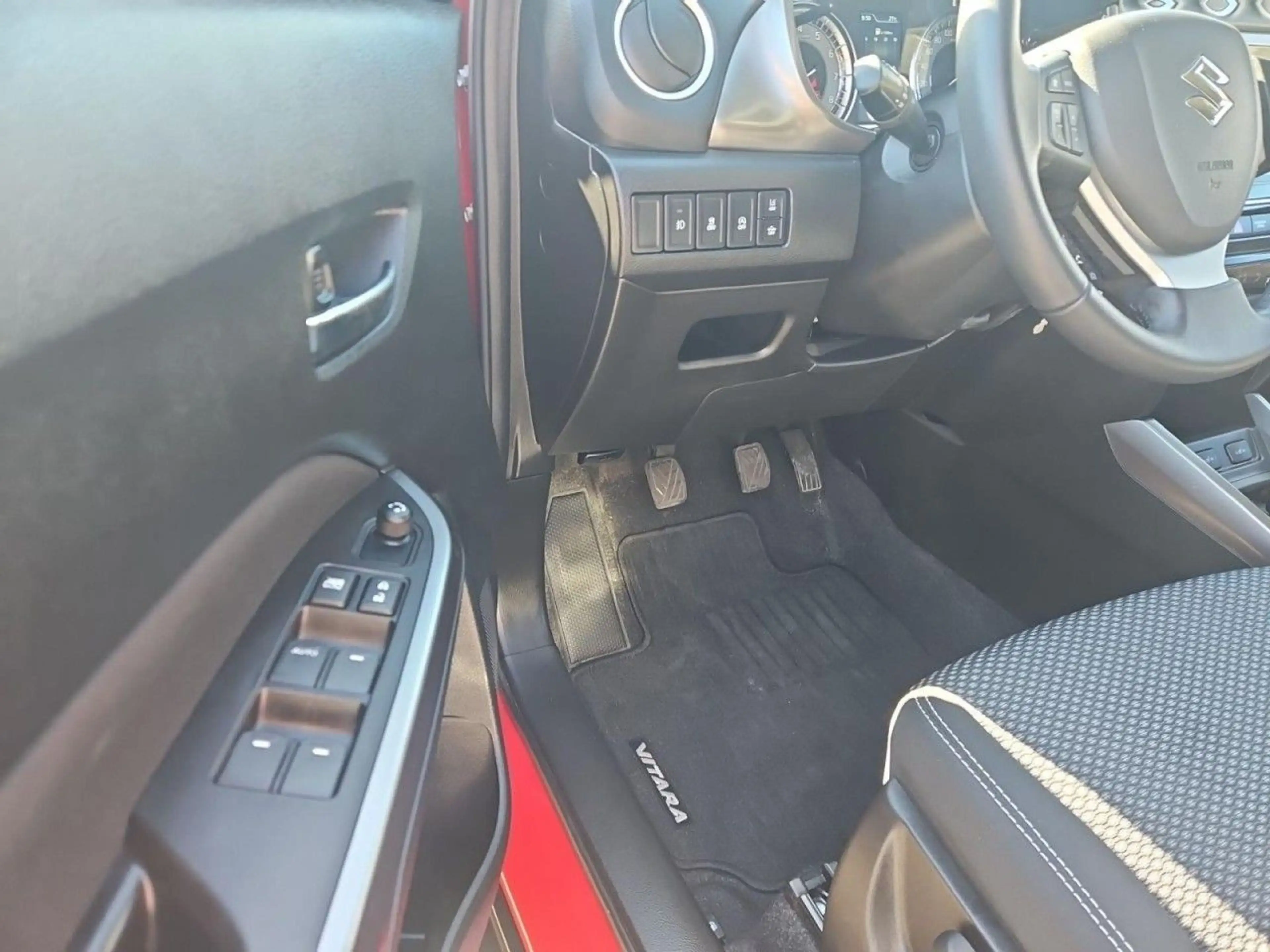 Suzuki Vitara 1.4 DITC Hybrid Comfort adapt. Tempomat — photo 14