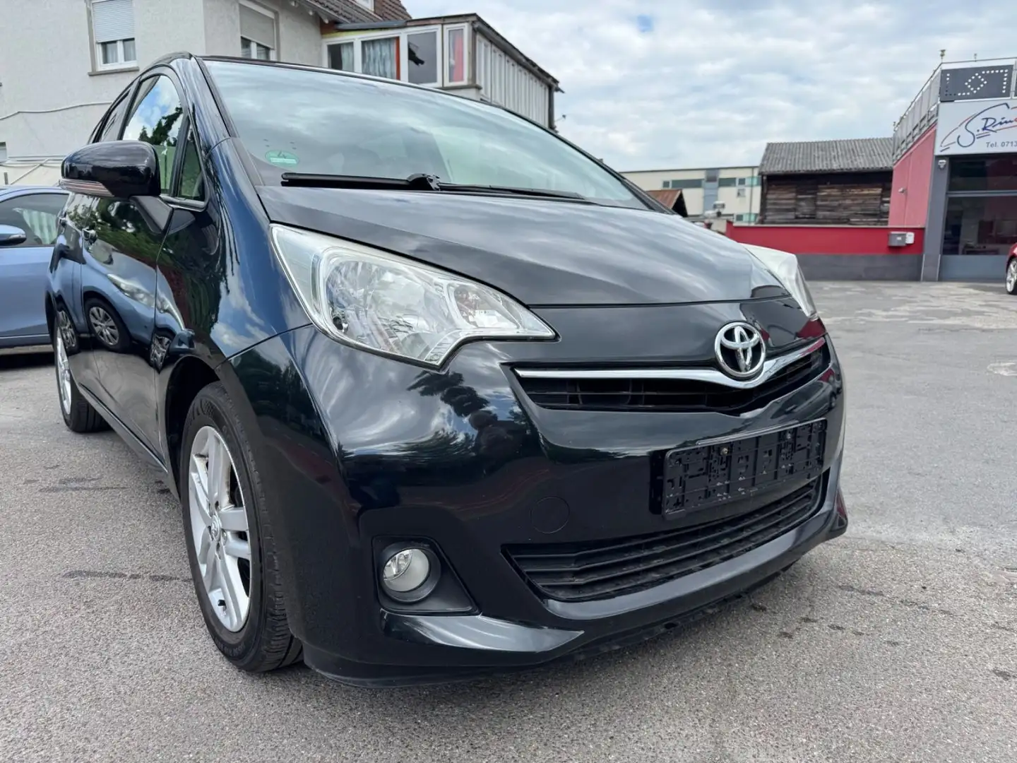 Toyota Verso-S Club/Automatik /Pano-Dach /R-Kamera/ALU Czarny - 1