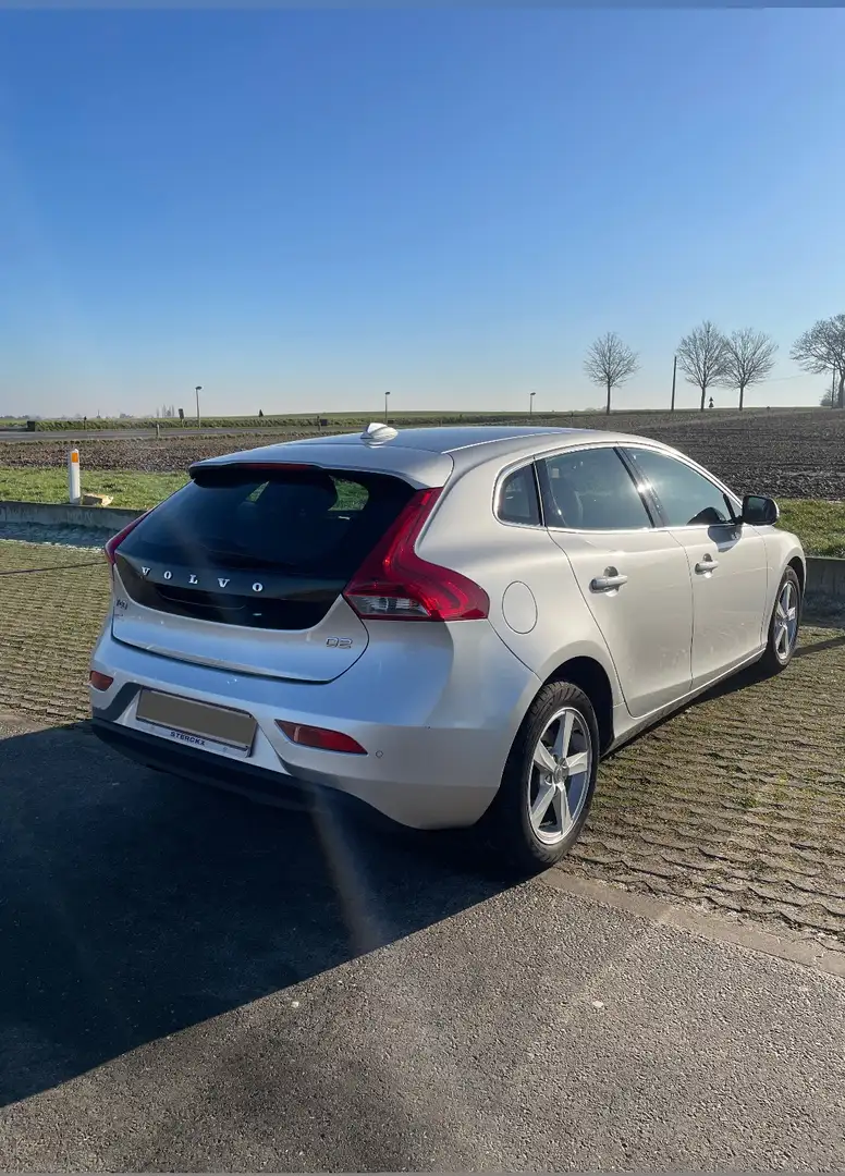 Volvo V40 D2 Powershift Momentum - 2