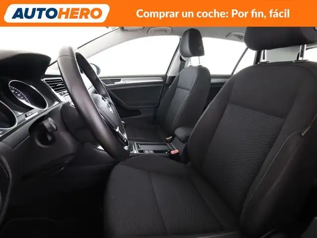 Volkswagen Golf view 11