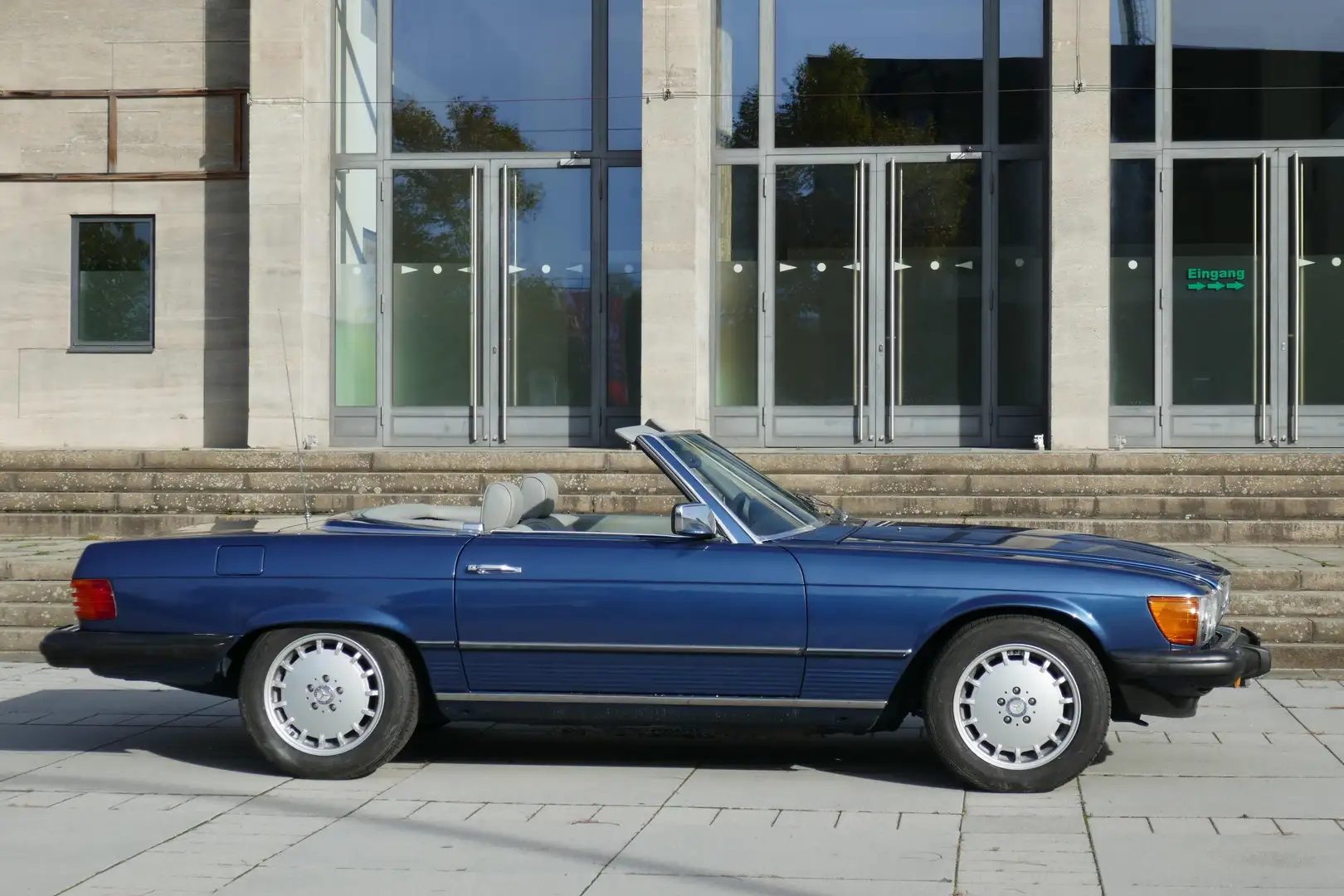 Mercedes-Benz SL 380 Blue - 2