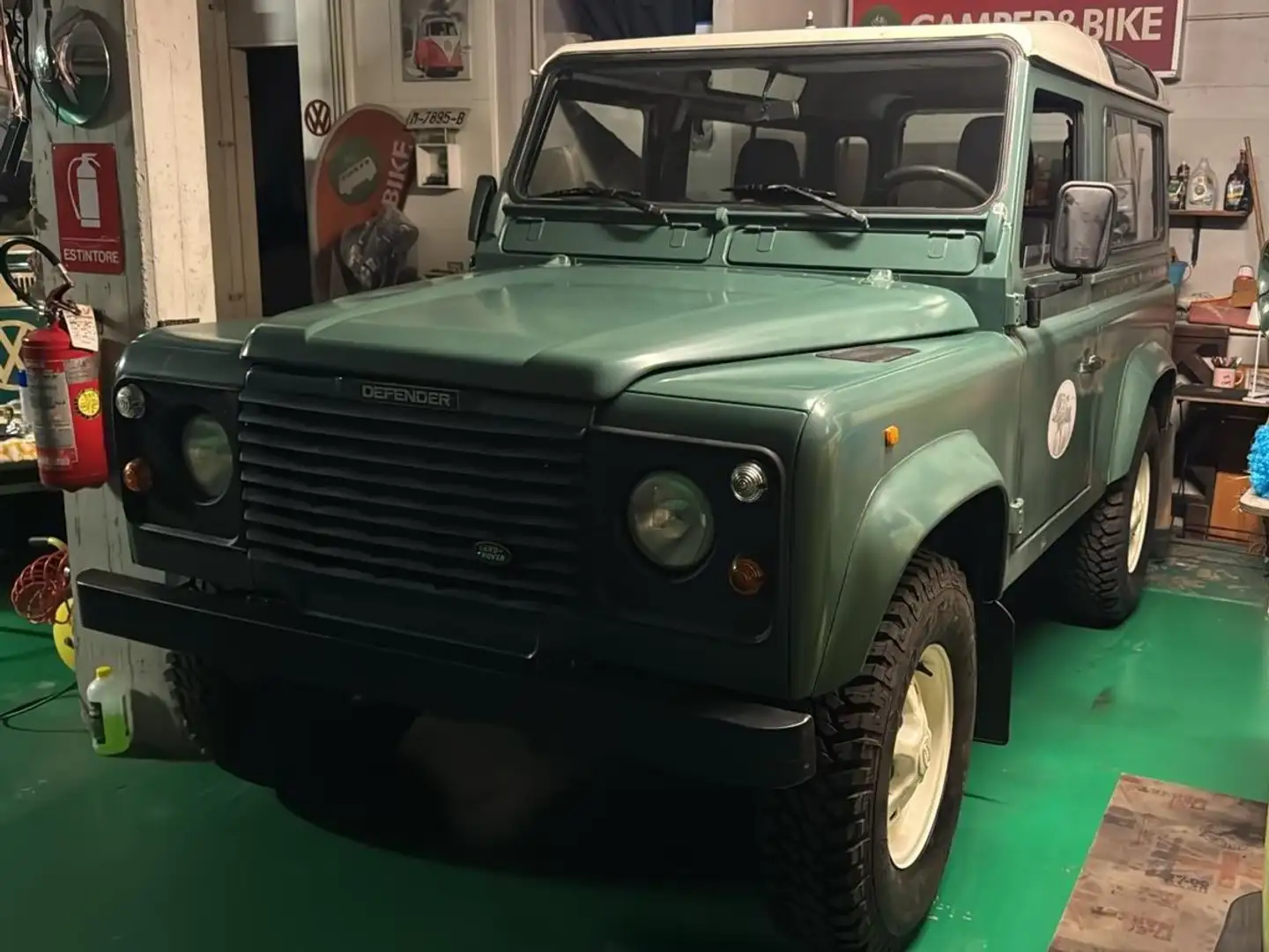 Land Rover Defender Verde - 1