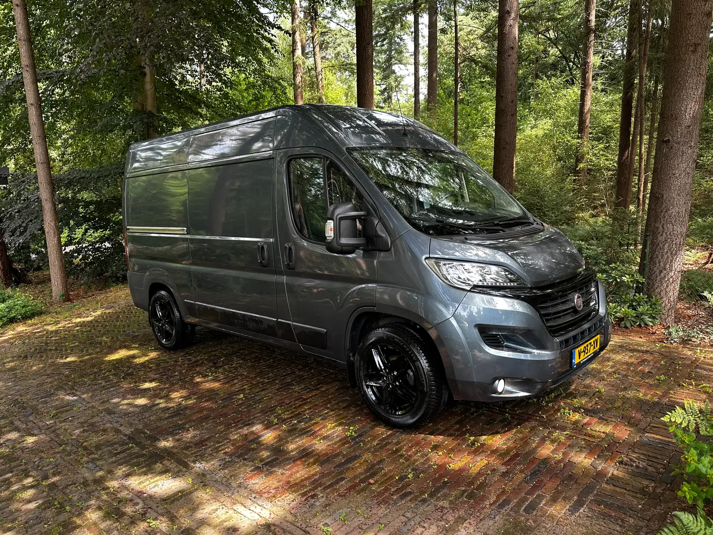 Fiat Ducato L2H2 2.3 130pk 2019 euro6 zelfbouw camperbasis Grijs - 1