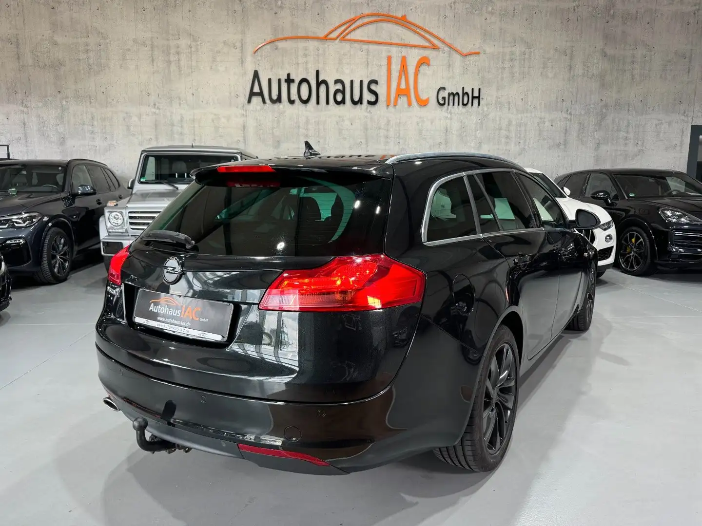 Opel Insignia A Sports Tourer Cosmo 2.0D NAVI SHZ AHK Schwarz - 2