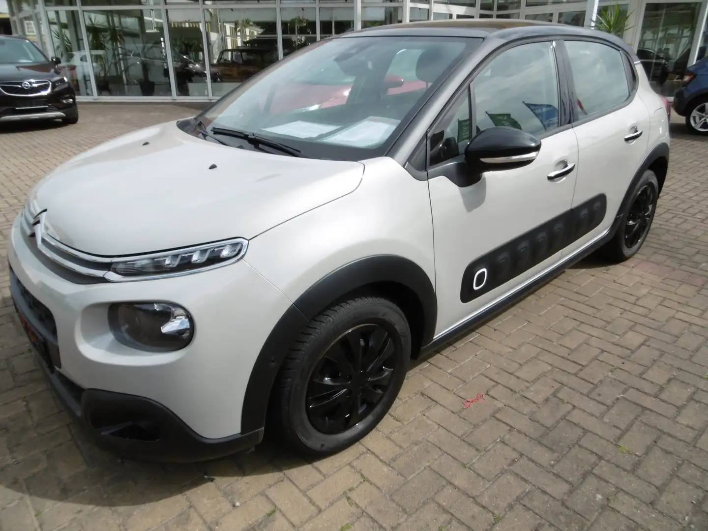 Citroen C3 Shine 110 Grau - 1