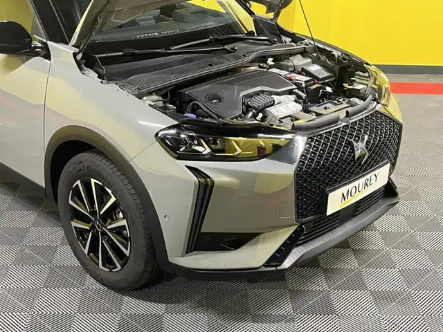 DS Automobiles DS 3 Crossback view 3