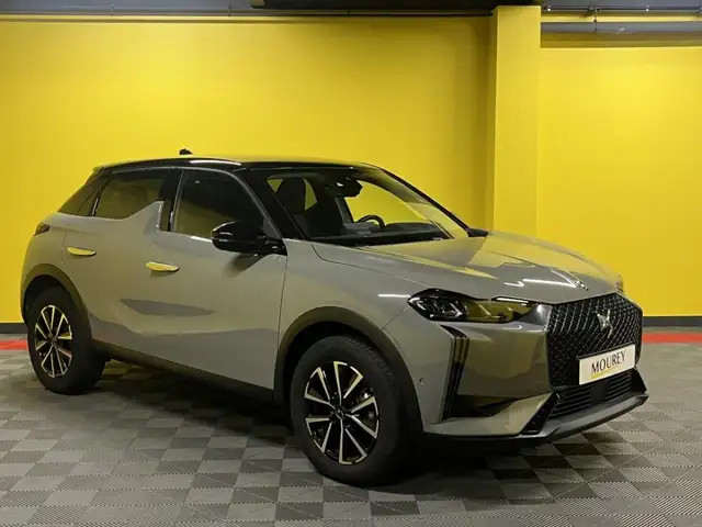 DS Automobiles DS 3 Crossback view 4