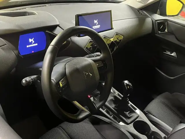 DS Automobiles DS 3 Crossback view 10