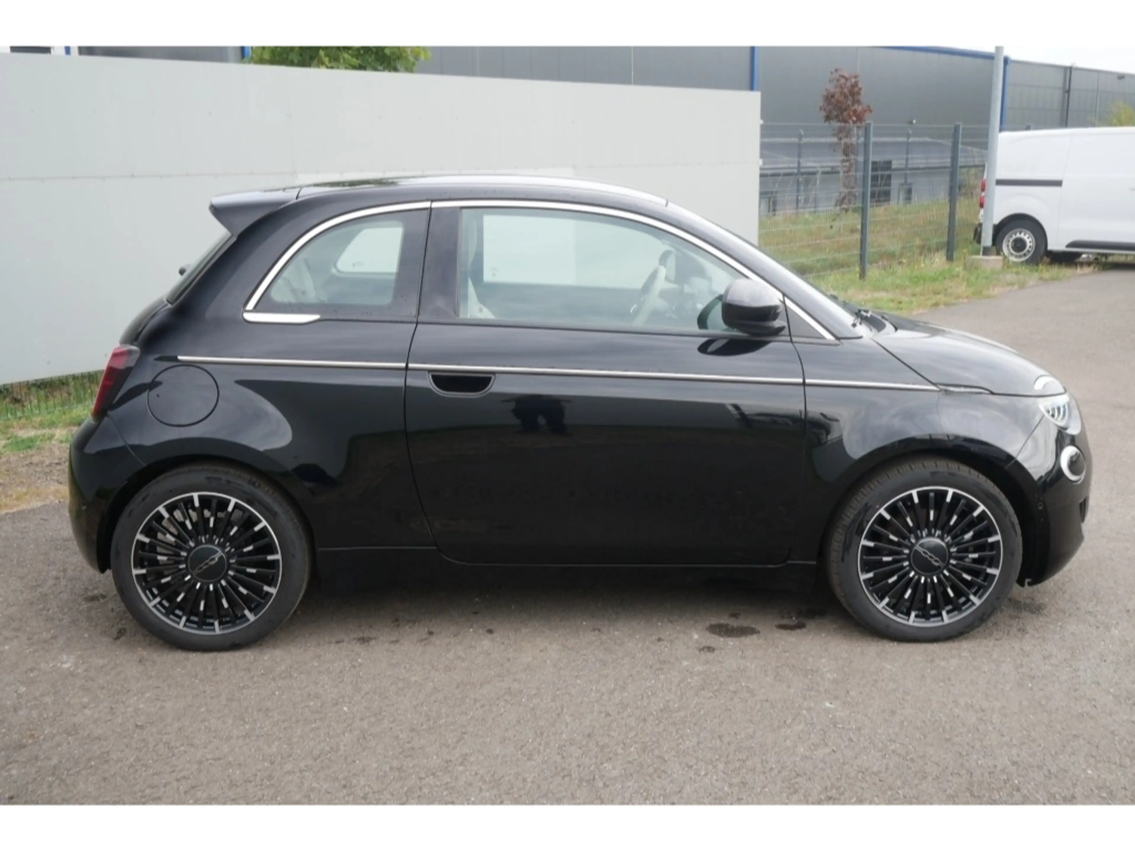 Fiat 500e BY BOCELLI AT 42 Kwh 118PS LED NAVI WINTER — photo 2