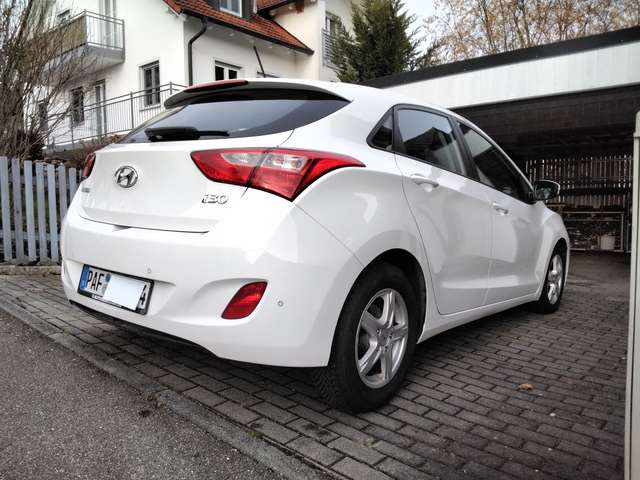 Imagine Hyundai i30 i30 blue 1.6 CRDi Trend