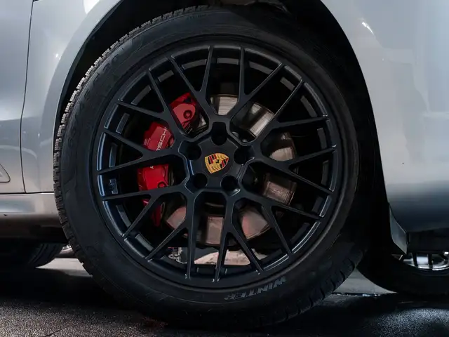 Porsche Macan view 2
