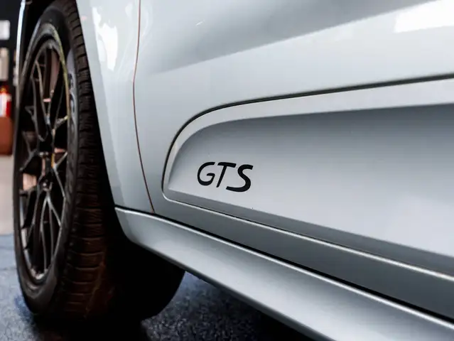Porsche Macan view 7