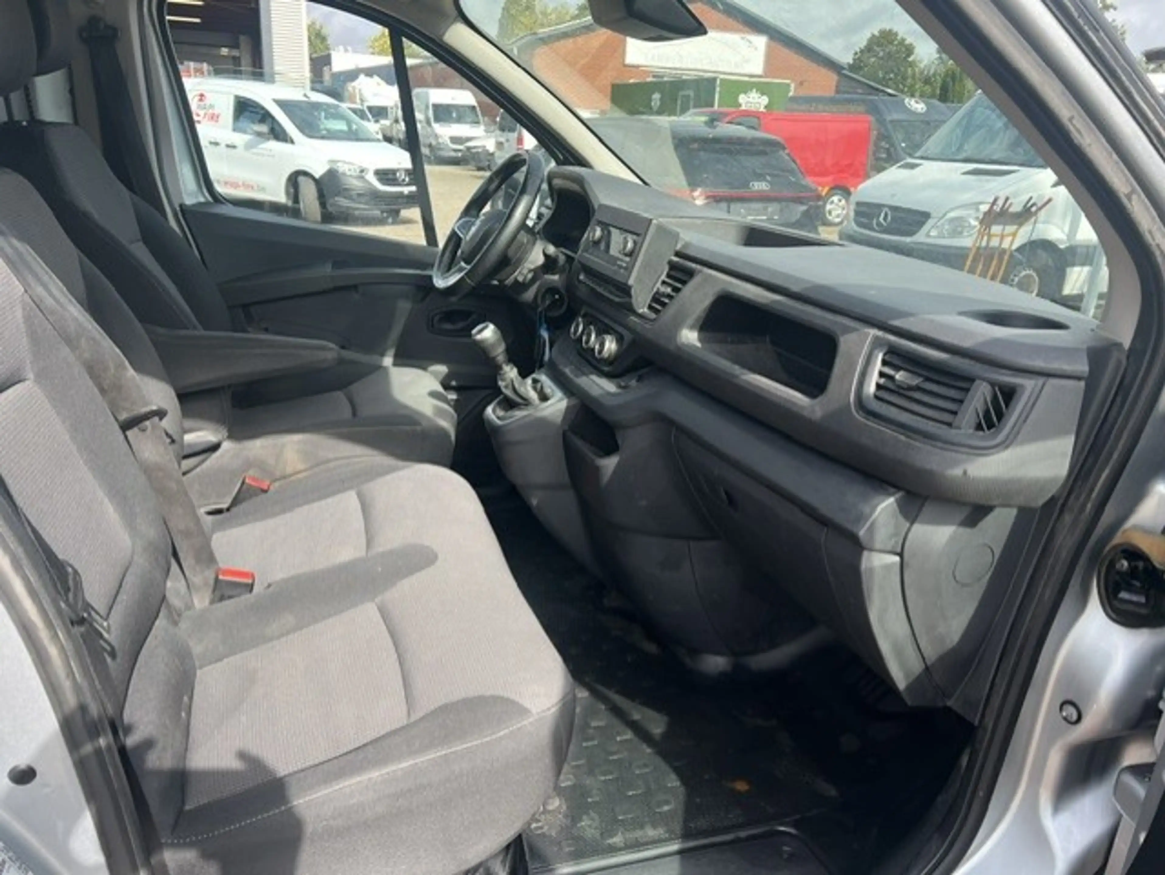 Renault Trafic 2.0 Blue dCi 96kw L2H1 LANG AIRCO KLIMA EURO6 — photo 6