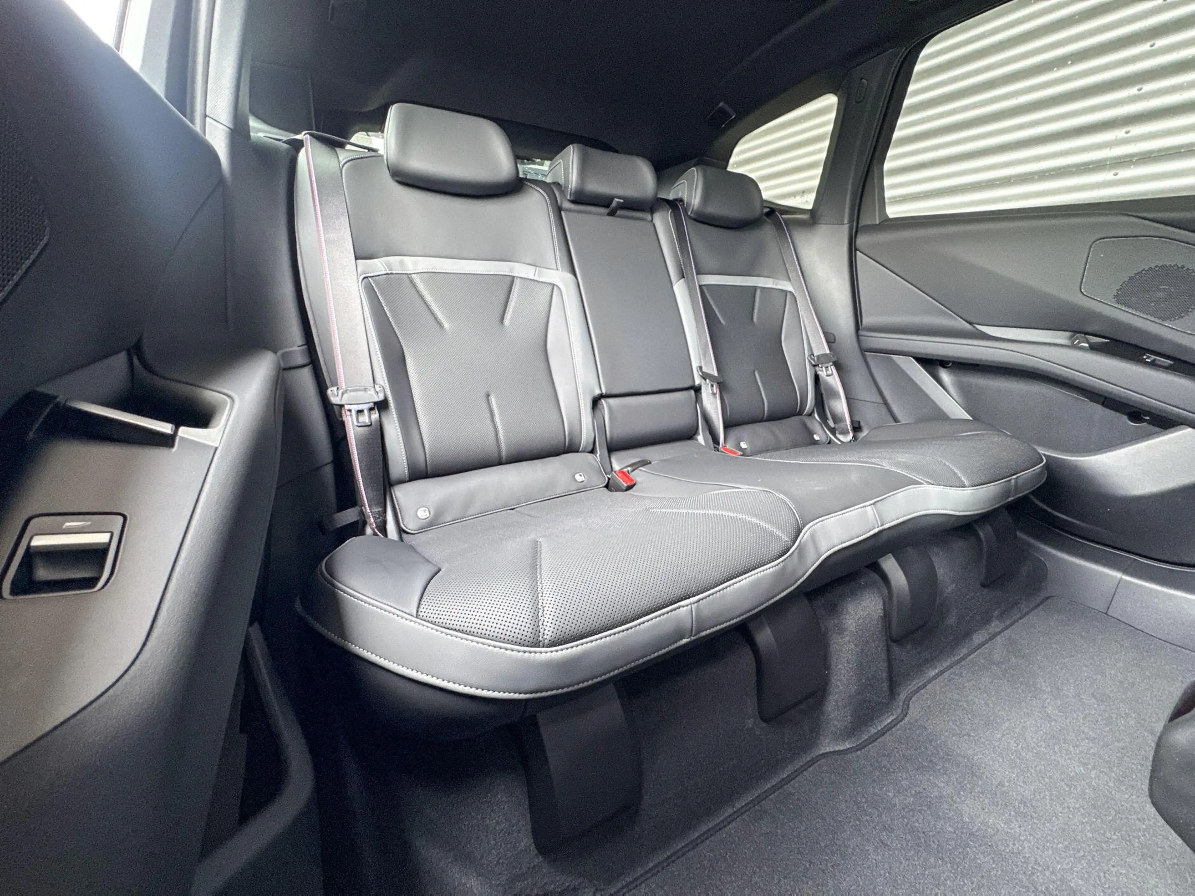 BMW iX3 40 eDrive 83 kWh — photo 8