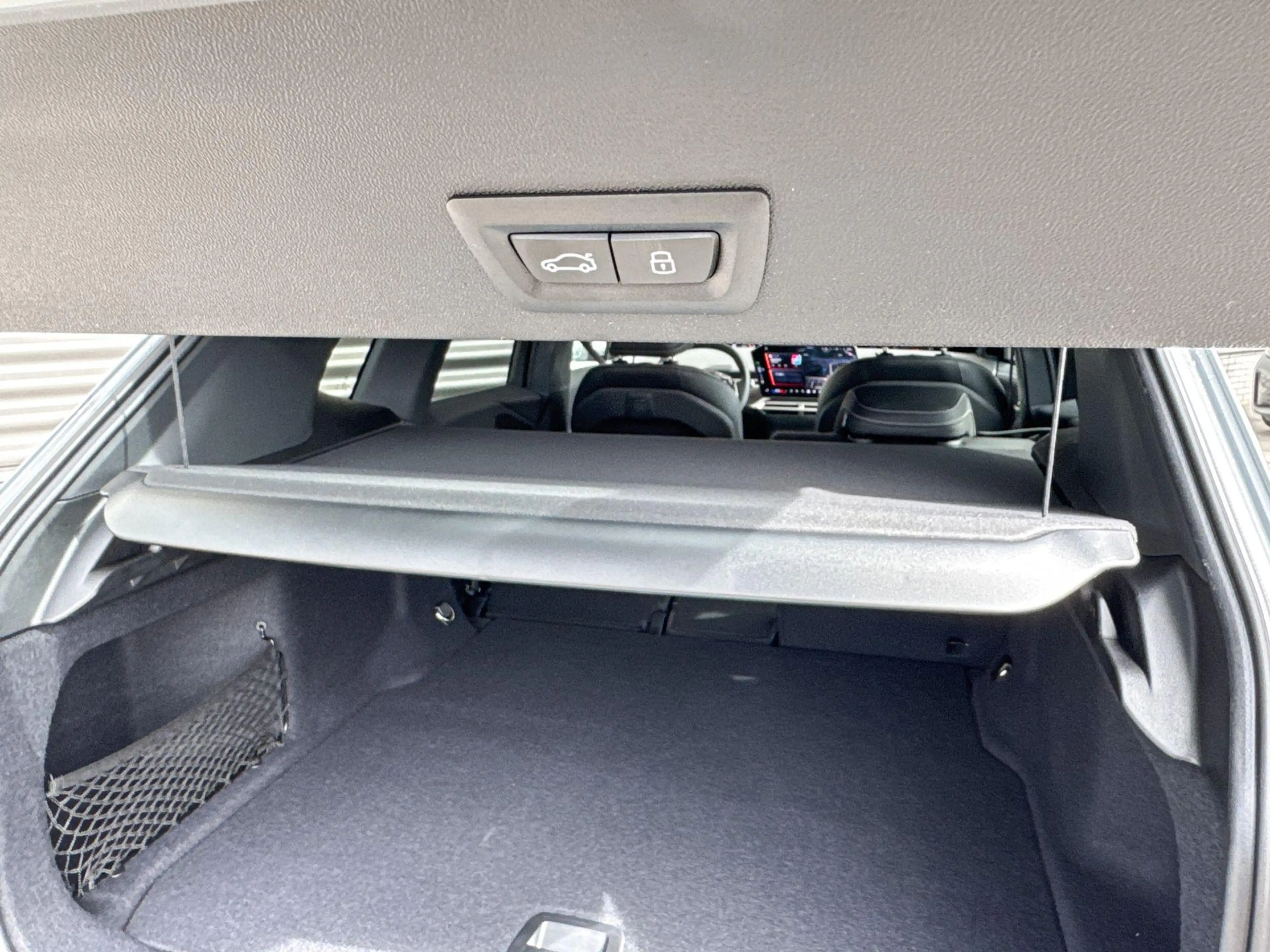 BMW iX3 40 eDrive 83 kWh — photo 12