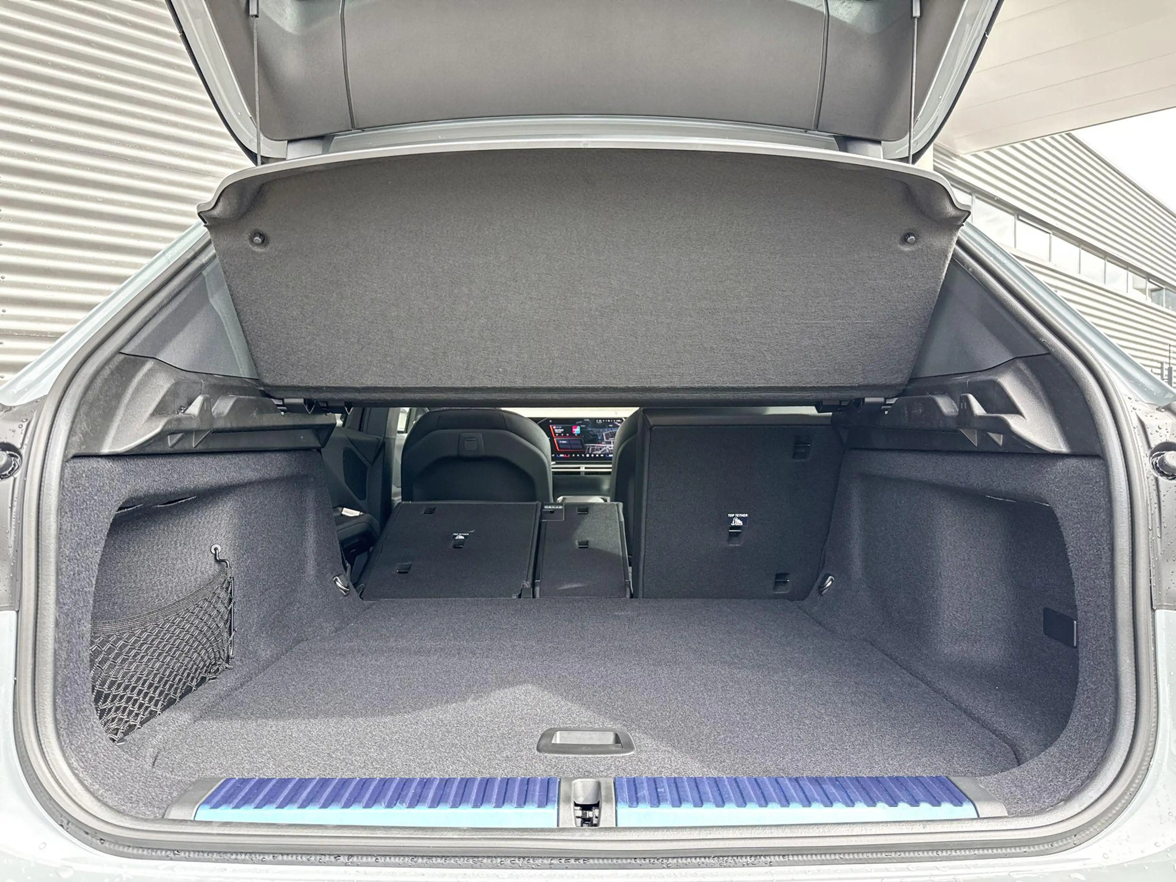 BMW iX3 40 eDrive 83 kWh — photo 11