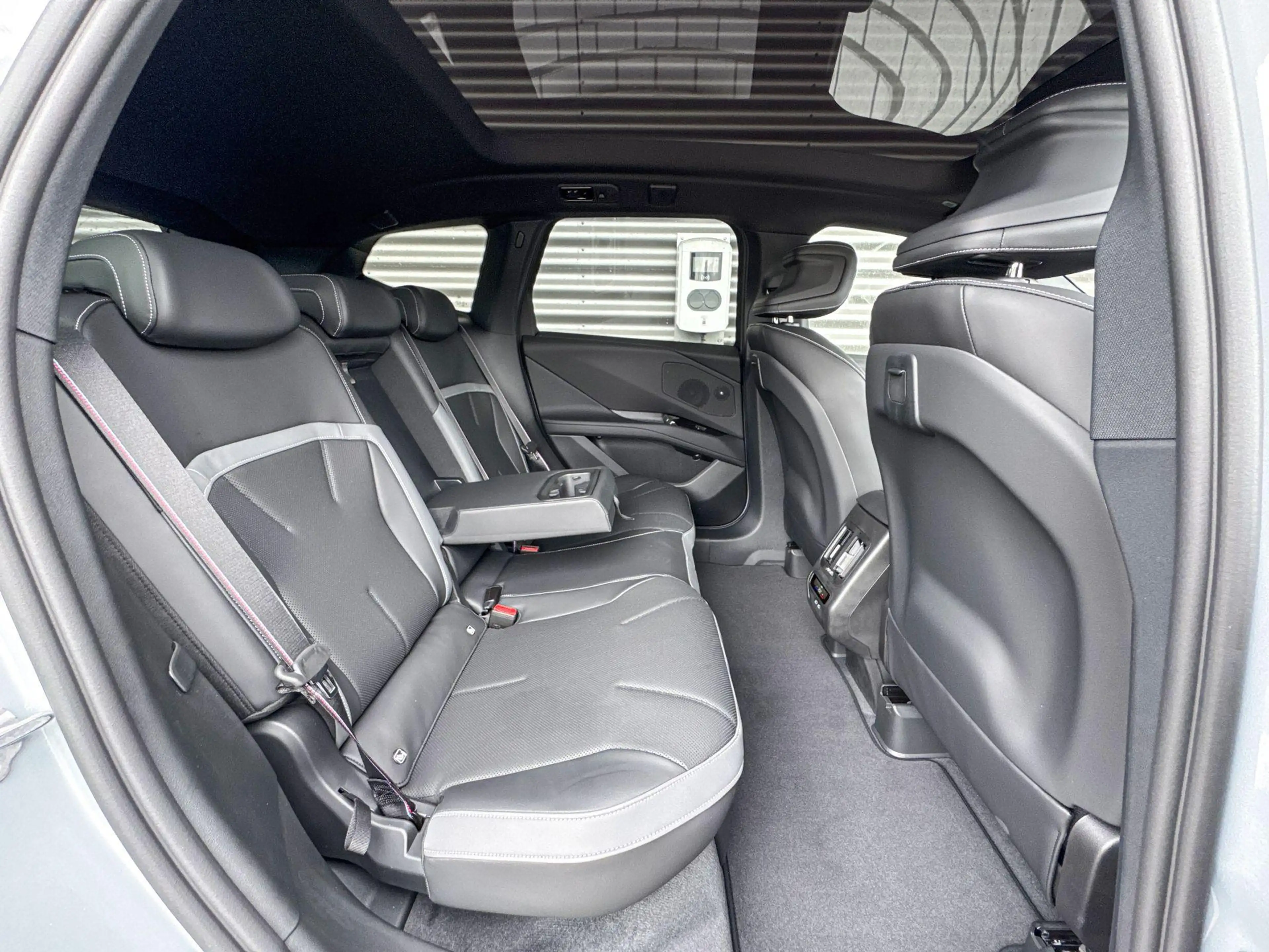 BMW iX3 40 eDrive 83 kWh — photo 9