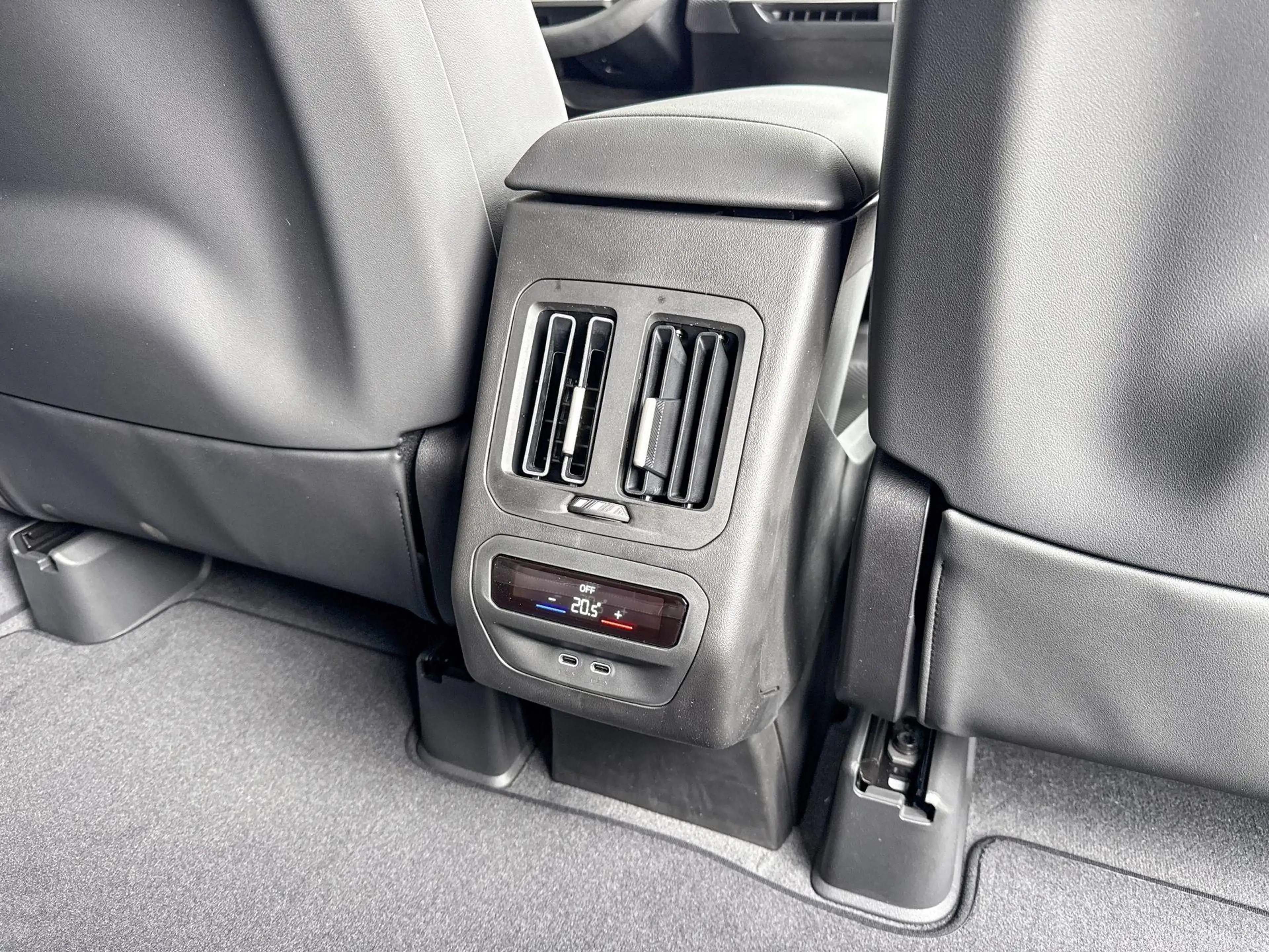 BMW iX3 40 eDrive 83 kWh — photo 10